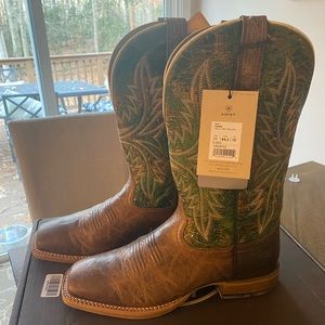 Ariat boots never been worn!